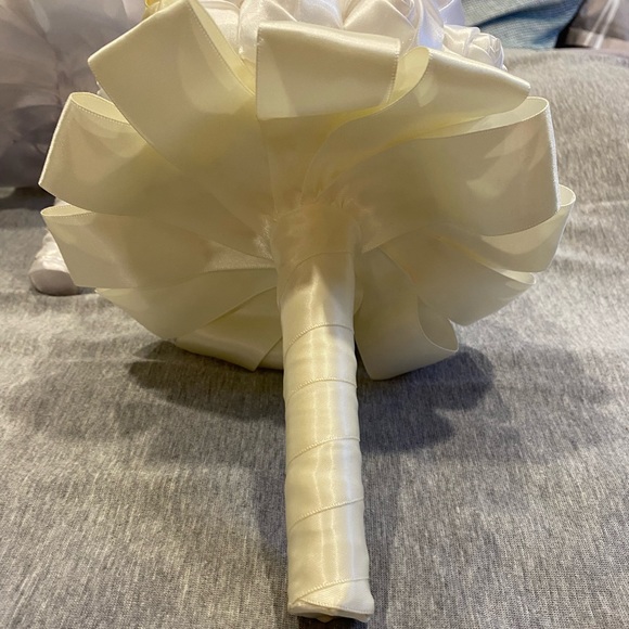 New handmade ribbon rose bouquet. White and ivory accents. - Picture 2 of 3